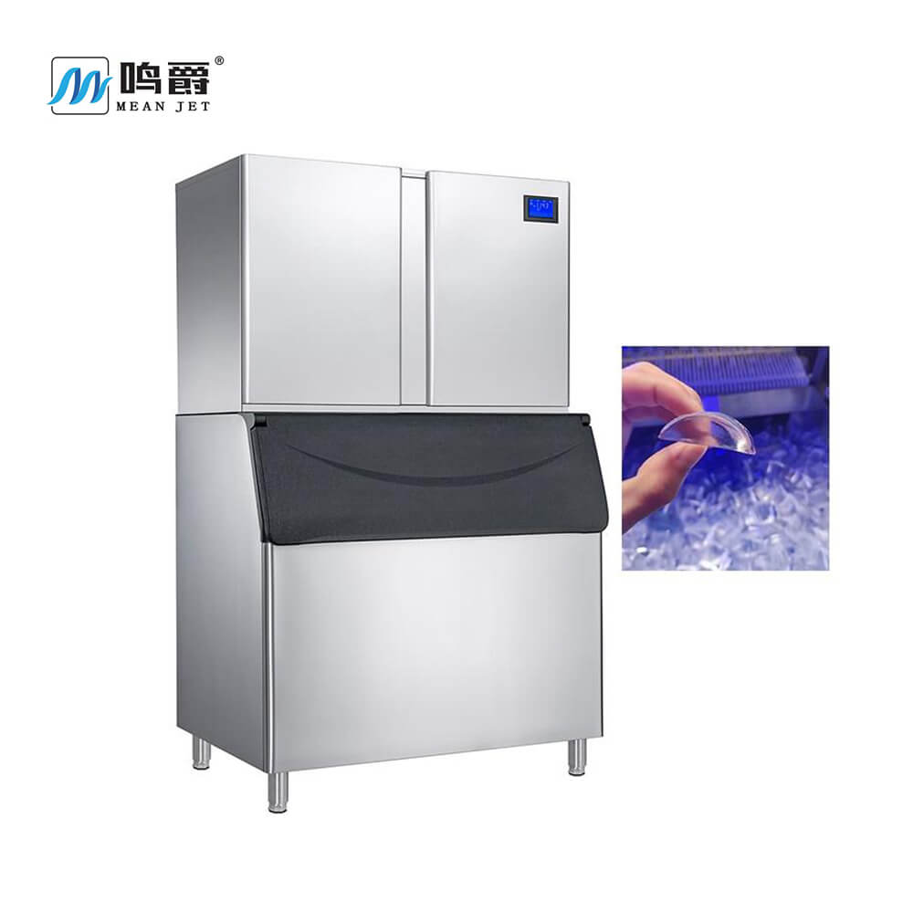 Split-type moon-shaped ice maker